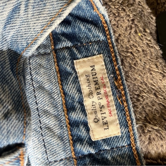 Levi's Premium Wedgie Jeans Medium Wash Fray Hem Button Fly High Waist 26 - Picture 13 of 15